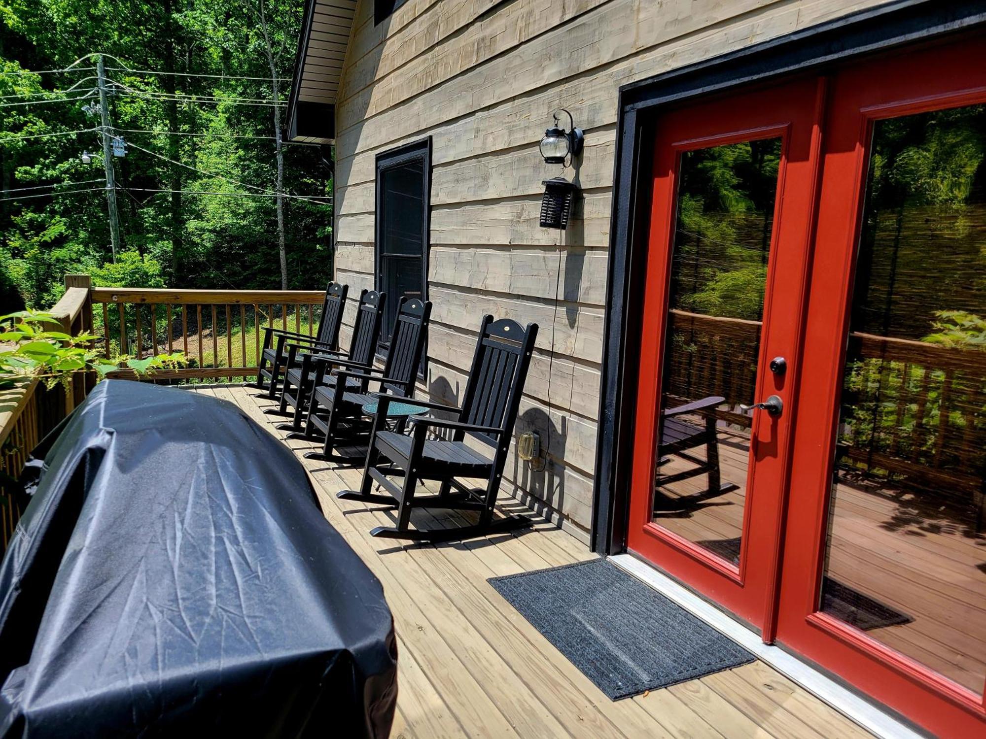 Lil Cabin In The Cove! Mtn Views, Theater, Hot Tub, Games, King Beds, Prime Location! Sevierville Dış mekan fotoğraf