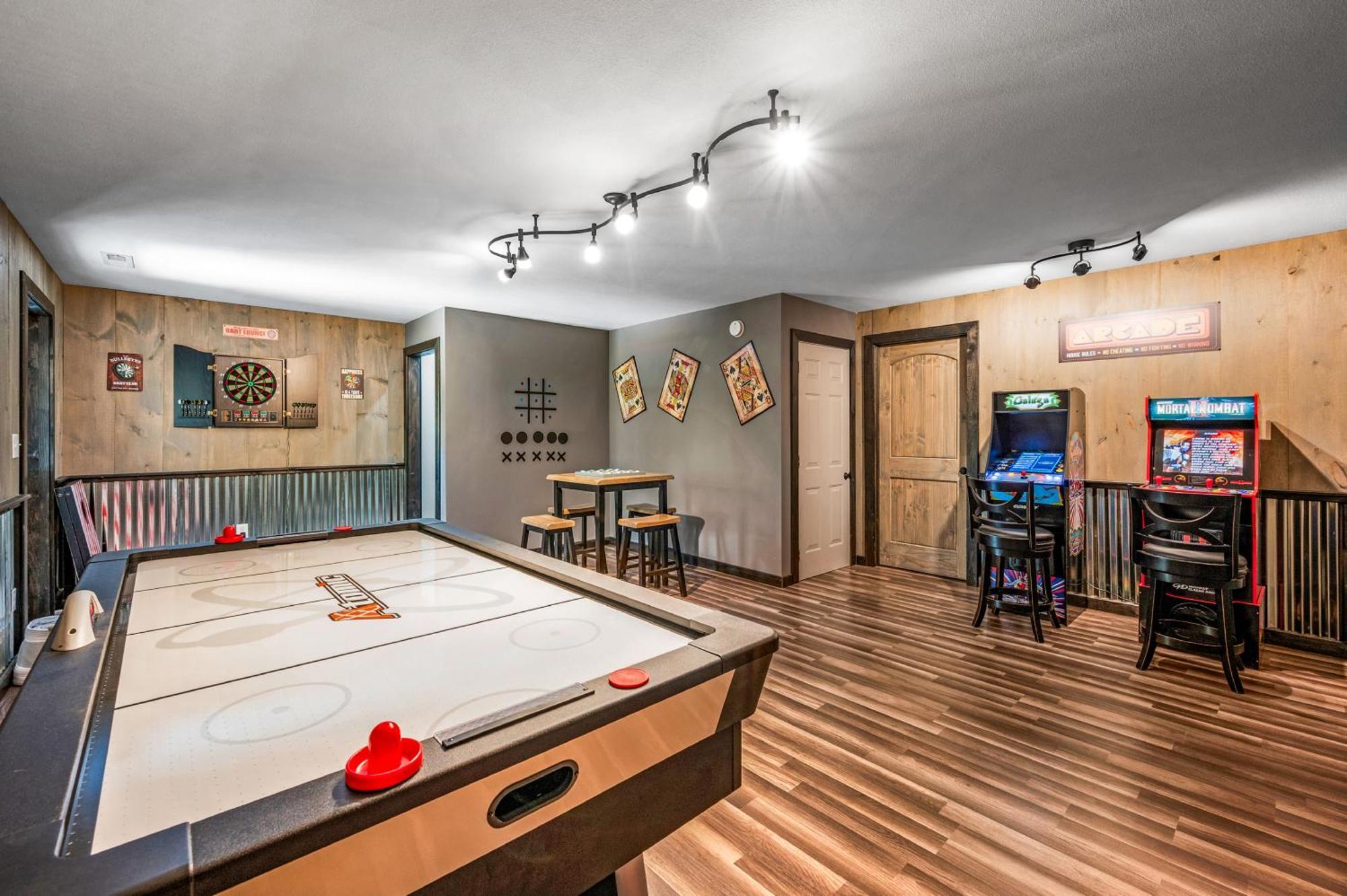 Lil Cabin In The Cove! Mtn Views, Theater, Hot Tub, Games, King Beds, Prime Location! Sevierville Dış mekan fotoğraf