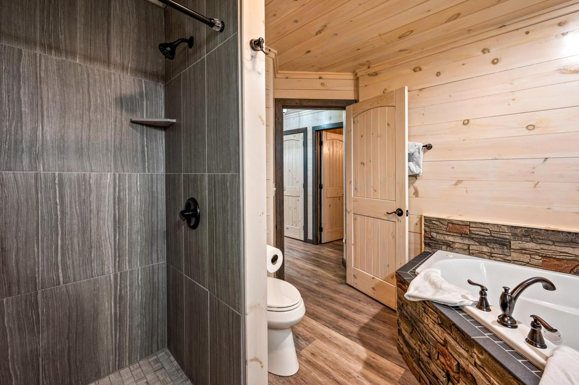 Lil Cabin In The Cove! Mtn Views, Theater, Hot Tub, Games, King Beds, Prime Location! Sevierville Dış mekan fotoğraf