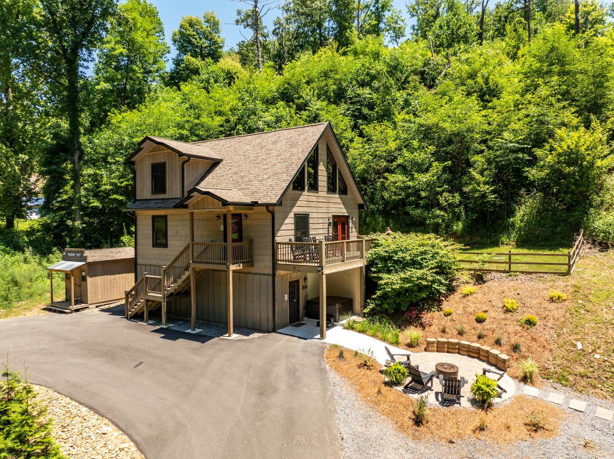 Lil Cabin In The Cove! Mtn Views, Theater, Hot Tub, Games, King Beds, Prime Location! Sevierville Dış mekan fotoğraf