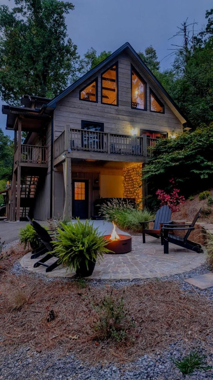 Lil Cabin In The Cove! Mtn Views, Theater, Hot Tub, Games, King Beds, Prime Location! Sevierville Dış mekan fotoğraf